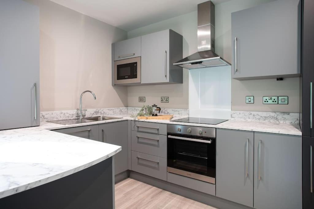 Stunning 2Br Next To The City Airport Bhd - Free Parking Белфаст Экстерьер фото