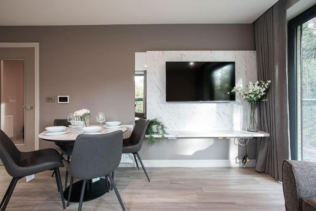 Stunning 2Br Next To The City Airport Bhd - Free Parking Белфаст Экстерьер фото
