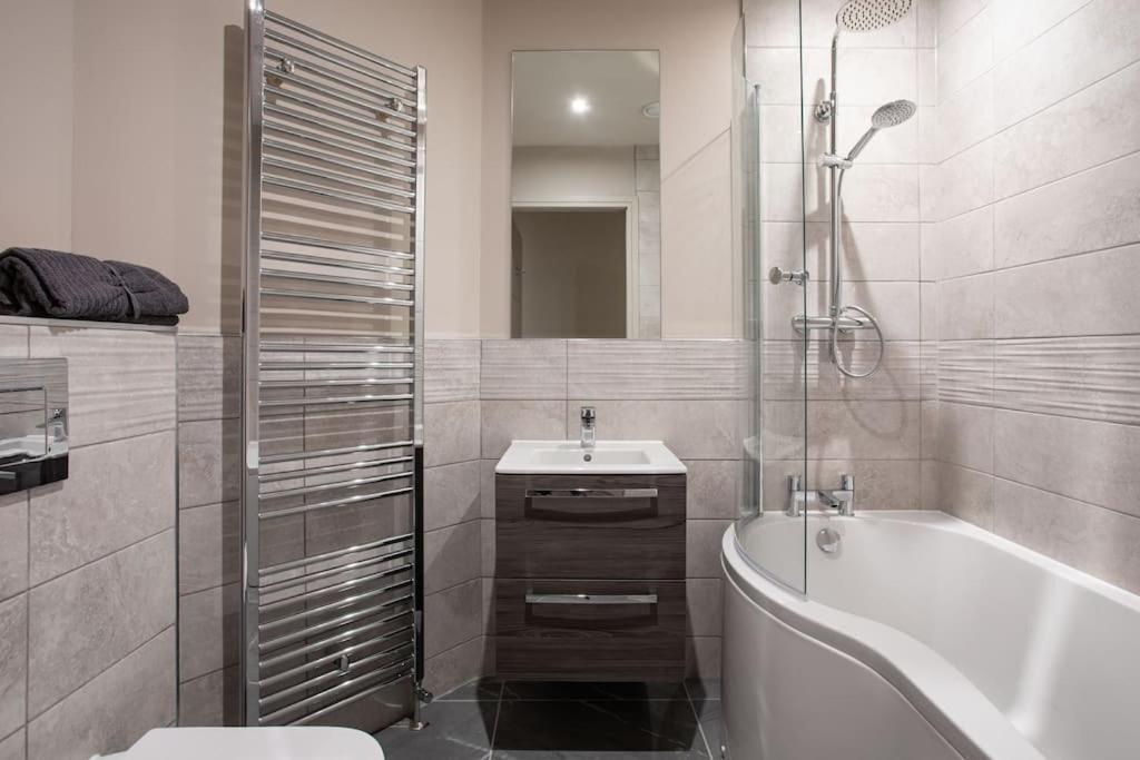Stunning 2Br Next To The City Airport Bhd - Free Parking Белфаст Экстерьер фото
